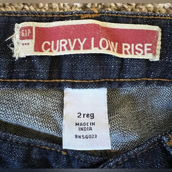 Gap Curvy Flare Jeans Women's 2R Blue Mid Rise Medium Wash - Picture 3 of 6